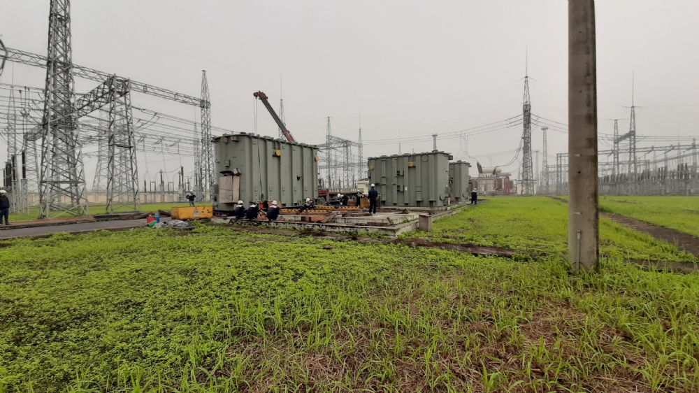 Tiếp nhận, vận chuyển và lắp đặt thành công 6 máy biến áp dự án điện mặt trời Thuận Nam 450MW và trạm biến áp 500kV Thuận Nam, Ninh Thuận.