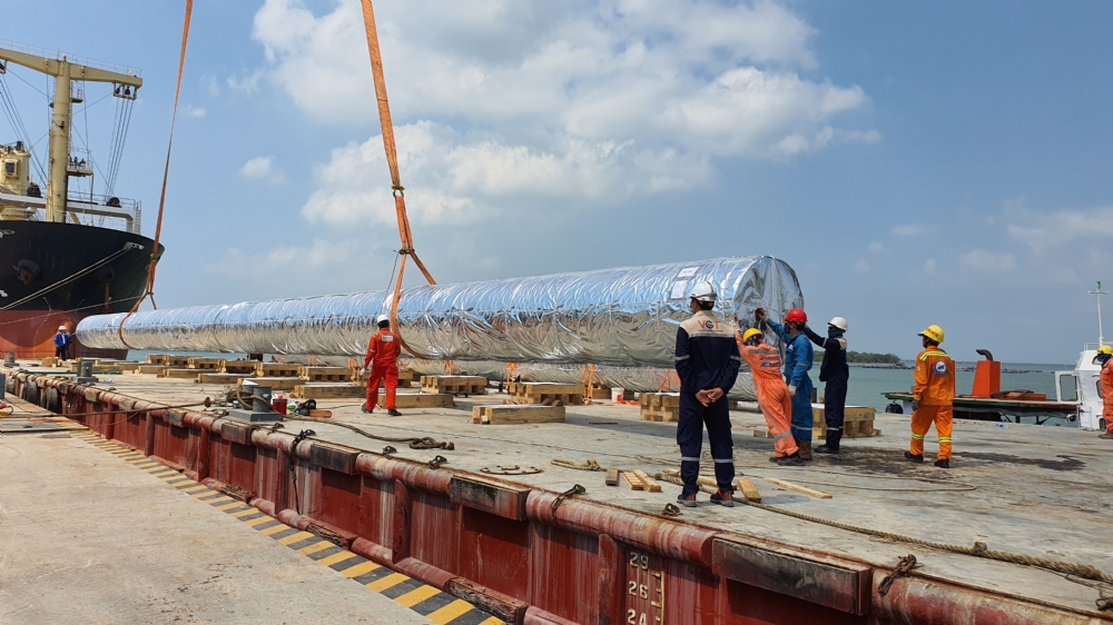 Vận chuyển hệ thống xử lý hóa chất trên giàn khoan dầu khí từ KCN Đông Xuyên, Vũng tàu về cảng Tp HCM và xuất đi EU bẳng tàu biển.
