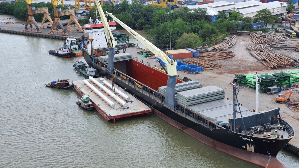 Vận chuyển hệ thống xử lý hóa chất trên giàn khoan dầu khí từ KCN Đông Xuyên, Vũng tàu về cảng Tp HCM và xuất đi EU bẳng tàu biển.