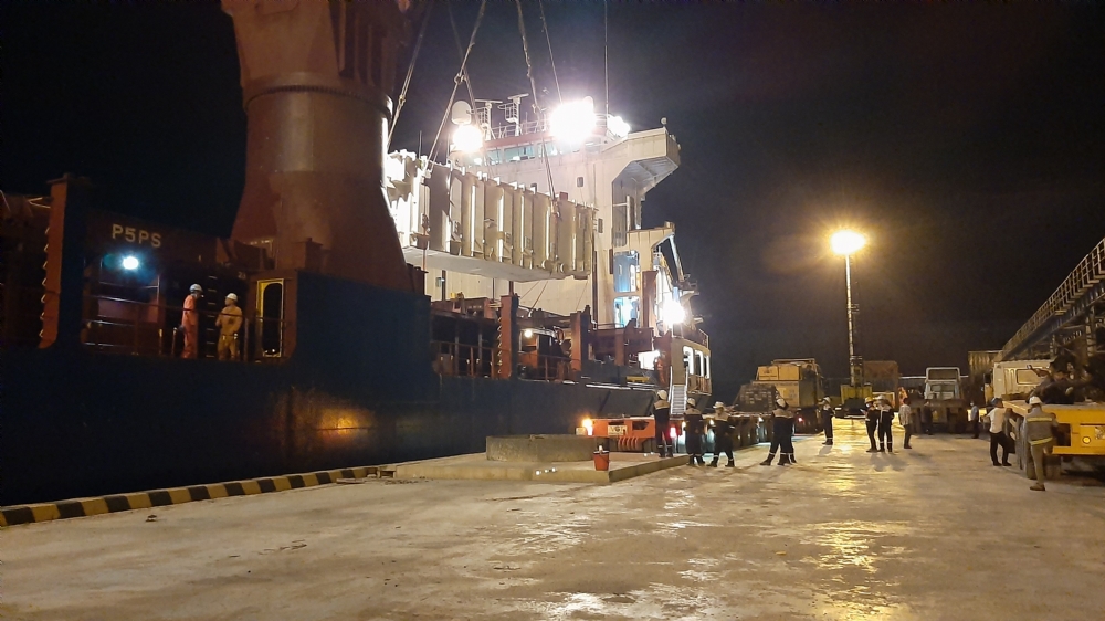 Vận chuyển, lắp đặt và bàn giao thân máy biến áp chính cho trạm biến áp 220kV Vân Phong, Ninh Hòa.