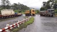 Vận chuyển MBA từ Plieku đi Bảo Lộc và đưa vào bệ máy.