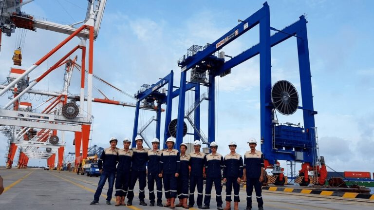 Vận chuyển di dời 02 cần cẩu giàn container RTG (Mitsui) từ cảng Quốc tế nước sâu Tân Cảng Cái Mép Thị Vãi, BRVT về Tân Cảng Cát Lái, Quận 2, Tp HCM.